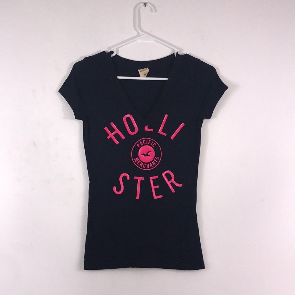 Hollister V-neck navy blue shirt
